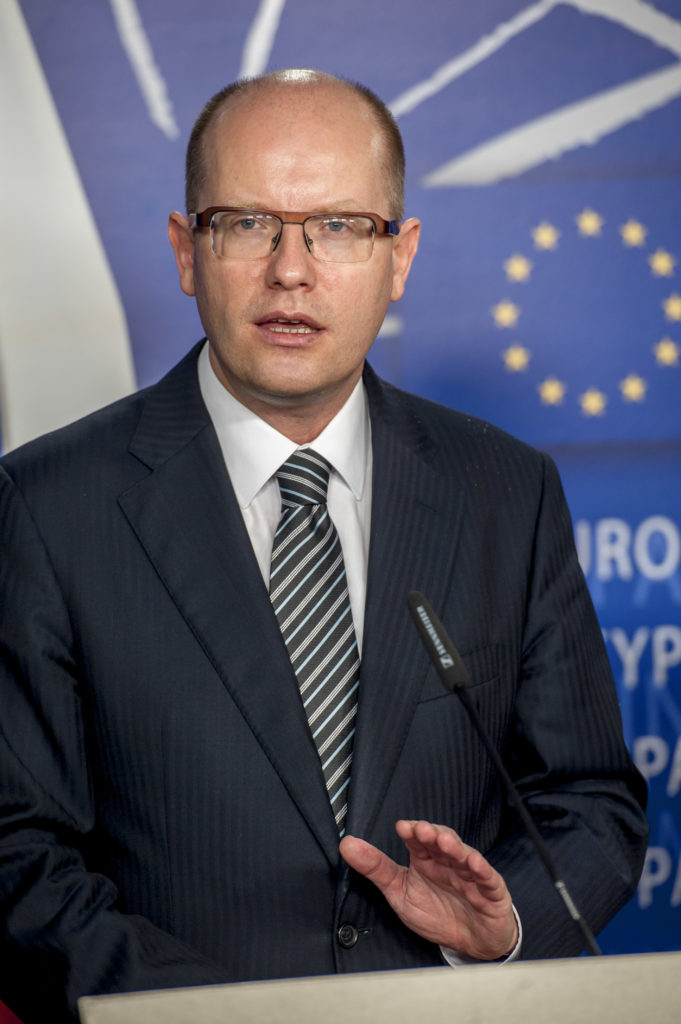 Bohuslav SOBOTKA, le premier ministre Tchèque, n'est pas opposé à Bruxelles, mais se laisse séduire par le groupe de Visegrad. © European Union