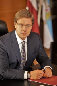 Nils Ushakov